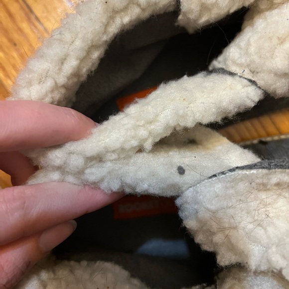 NWOT fuzzy folded over relaxed sneaker - Picture 5 of 5